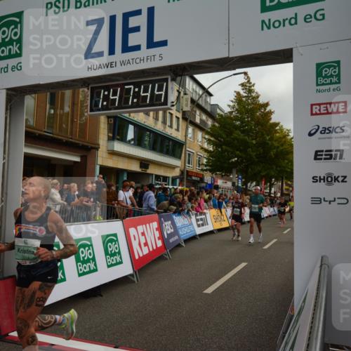 20.09.2026 - PSD Bank Halbmarathon LAZAROV Photography http://msf.ph/oto/10551258 20.09.2026 11:47:43 Ziel 1661, 1712, 2074, 2177, 2828, 2836, 2859, 3239, 3330, 3504, 3586, 3914, 4248, 4262, 4622, 4662 meine-sportfotos.de