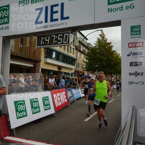 20.09.2026 - PSD Bank Halbmarathon LAZAROV Photography http://msf.ph/oto/10551275 20.09.2026 11:47:50 Ziel 1661, 1712, 1897, 2177, 2451, 2828, 2836, 3239, 3330, 3504, 3586, 4117, 4226, 4248, 4262, 4622, 4662 meine-sportfotos.de