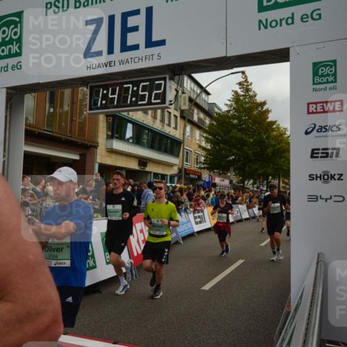 20.09.2026 - PSD Bank Halbmarathon LAZAROV Photography http://msf.ph/oto/10551282 20.09.2026 11:47:51 Ziel 1661, 1712, 1897, 2177, 2451, 2707, 2828, 2836, 3239, 3330, 3504, 3586, 4117, 4226, 4248, 4262, 4622, 4662 meine-sportfotos.de