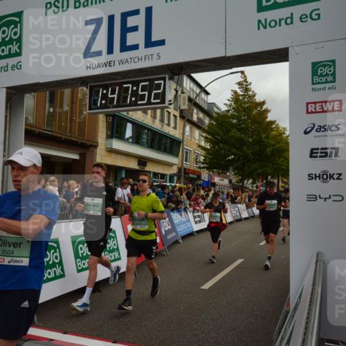 20.09.2026 - PSD Bank Halbmarathon LAZAROV Photography http://msf.ph/oto/10551283 20.09.2026 11:47:51 Ziel 1661, 1712, 1897, 2177, 2451, 2707, 2828, 2836, 3239, 3330, 3504, 3586, 4117, 4226, 4248, 4262, 4622, 4662 meine-sportfotos.de