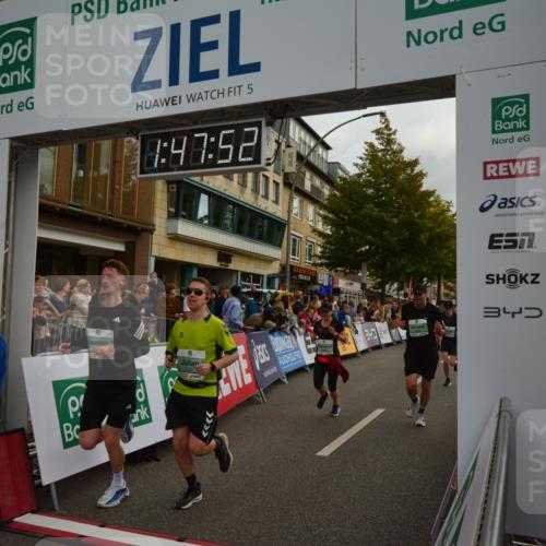 20.09.2026 - PSD Bank Halbmarathon LAZAROV Photography http://msf.ph/oto/10551284 20.09.2026 11:47:51 Ziel 1661, 1712, 1897, 2177, 2451, 2707, 2828, 2836, 3239, 3330, 3504, 3586, 4117, 4226, 4248, 4262, 4622, 4662 meine-sportfotos.de