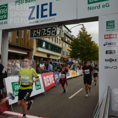20.09.2026 - PSD Bank Halbmarathon LAZAROV Photography http://msf.ph/oto/10551286 20.09.2026 11:47:52 Ziel 1661, 1712, 1897, 2177, 2451, 2707, 2828, 2836, 3239, 3330, 3504, 3586, 4117, 4226, 4248, 4262, 4622, 4662 meine-sportfotos.de