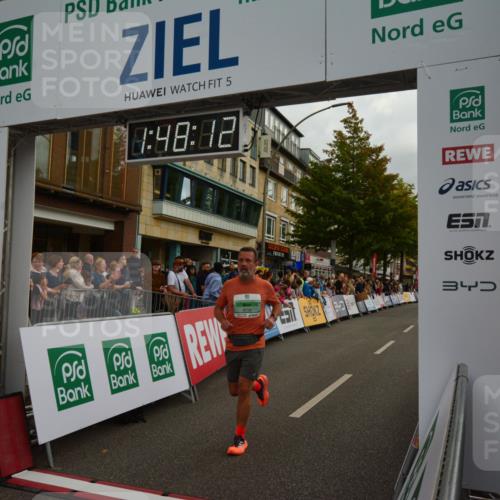 20.09.2026 - PSD Bank Halbmarathon LAZAROV Photography http://msf.ph/oto/10551331 20.09.2026 11:48:11 Ziel 1440, 2309, 2674, 3005, 3089, 4311, 4526, 4739 meine-sportfotos.de