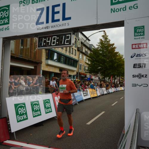 20.09.2026 - PSD Bank Halbmarathon LAZAROV Photography http://msf.ph/oto/10551332 20.09.2026 11:48:11 Ziel 1440, 2309, 2674, 3005, 3089, 4311, 4526, 4739 meine-sportfotos.de