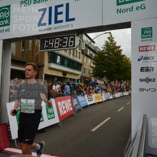 20.09.2026 - PSD Bank Halbmarathon LAZAROV Photography http://msf.ph/oto/10551374 20.09.2026 11:48:35 Ziel 2311, 2552, 2571, 3635, 3761, 3920, 4144, 4253, 4585 meine-sportfotos.de