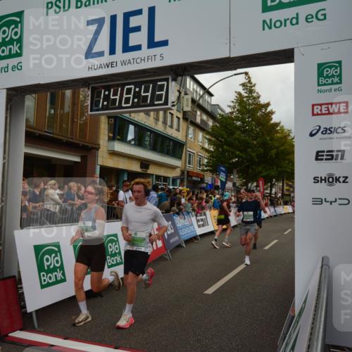 20.09.2026 - PSD Bank Halbmarathon LAZAROV Photography http://msf.ph/oto/10551379 20.09.2026 11:48:42 Ziel 1464, 2311, 2552, 2571, 3298, 3635, 3761, 4627 meine-sportfotos.de