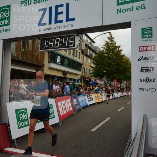 20.09.2026 - PSD Bank Halbmarathon LAZAROV Photography http://msf.ph/oto/10551389 20.09.2026 11:48:45 Ziel 1464, 1559, 2311, 2552, 2571, 3298, 3635, 3761, 3797, 4627 meine-sportfotos.de