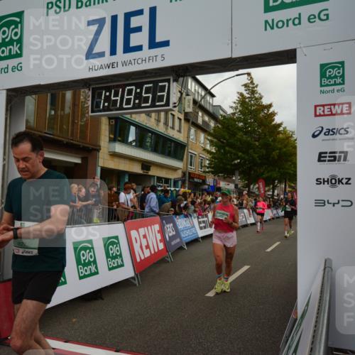20.09.2026 - PSD Bank Halbmarathon LAZAROV Photography http://msf.ph/oto/10551399 20.09.2026 11:48:52 Ziel 1464, 1559, 3298, 3797, 4627 meine-sportfotos.de