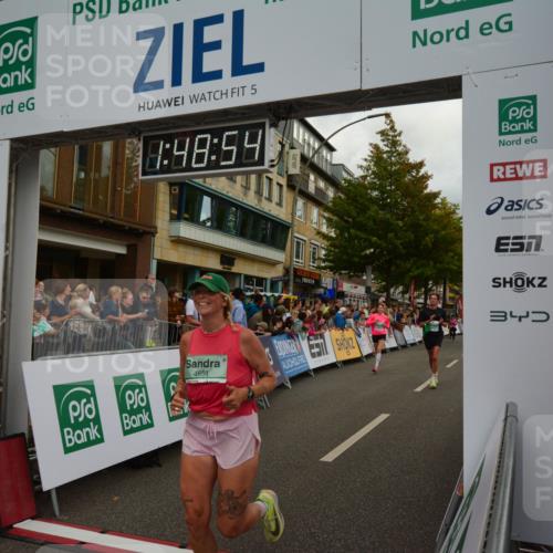 20.09.2026 - PSD Bank Halbmarathon LAZAROV Photography http://msf.ph/oto/10551405 20.09.2026 11:48:54 Ziel 1464, 1559, 1845, 2799, 3298, 3797, 4627 meine-sportfotos.de