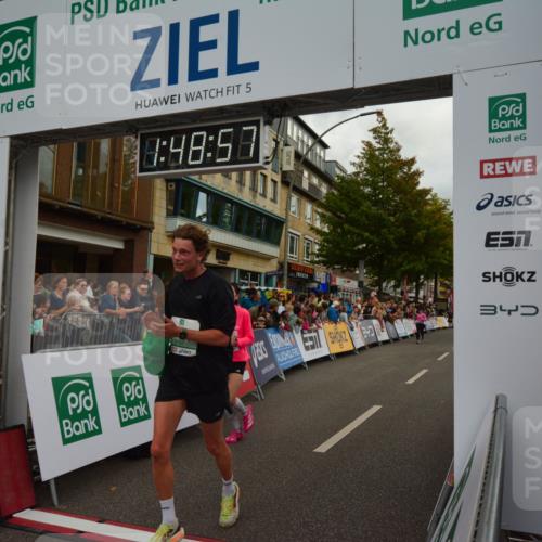 20.09.2026 - PSD Bank Halbmarathon LAZAROV Photography http://msf.ph/oto/10551410 20.09.2026 11:48:56 Ziel 1464, 1559, 1845, 2799, 3797, 4627, 4756 meine-sportfotos.de