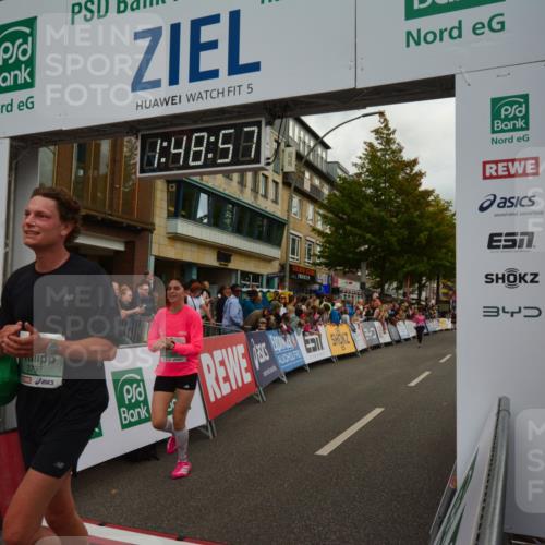 20.09.2026 - PSD Bank Halbmarathon LAZAROV Photography http://msf.ph/oto/10551412 20.09.2026 11:48:56 Ziel 1464, 1559, 1845, 2799, 3797, 4627, 4756 meine-sportfotos.de