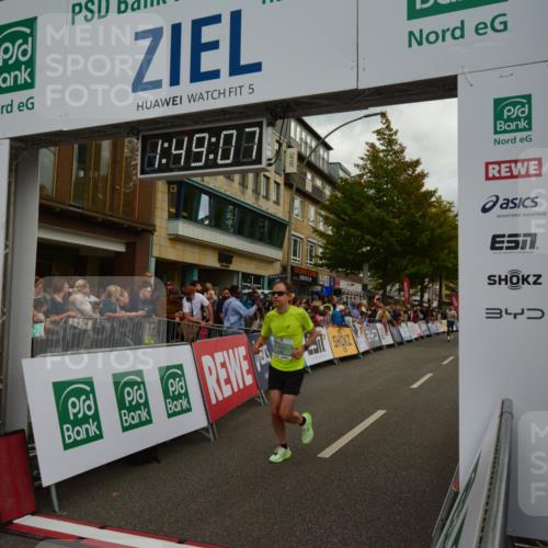 20.09.2026 - PSD Bank Halbmarathon LAZAROV Photography http://msf.ph/oto/10551424 20.09.2026 11:49:07 Ziel 1845, 2420, 2799, 4150, 4154, 4208, 4685, 4686, 4756 meine-sportfotos.de