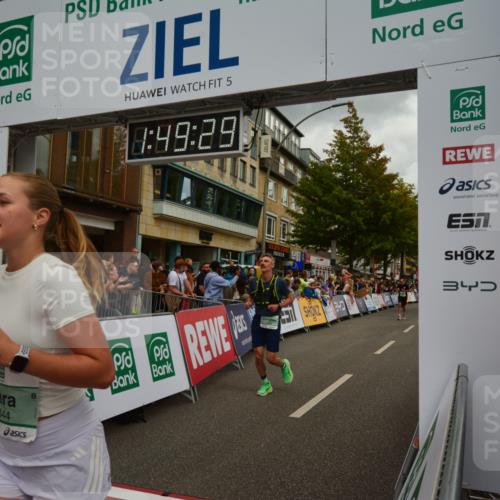 20.09.2026 - PSD Bank Halbmarathon LAZAROV Photography http://msf.ph/oto/10551468 20.09.2026 11:49:28 Ziel 1025, 1233, 1248, 1577, 1720, 2255, 2330, 2344, 3214, 3355, 3750 meine-sportfotos.de