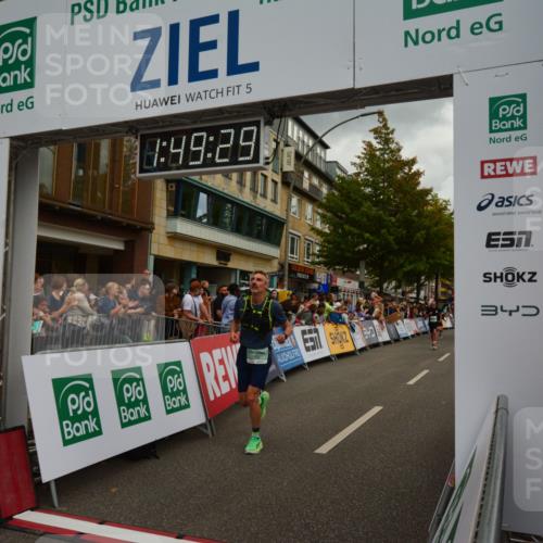 20.09.2026 - PSD Bank Halbmarathon LAZAROV Photography http://msf.ph/oto/10551470 20.09.2026 11:49:29 Ziel 1025, 1233, 1248, 1577, 1720, 2255, 2330, 2344, 3214, 3355 meine-sportfotos.de