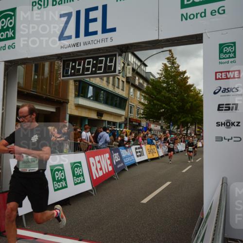 20.09.2026 - PSD Bank Halbmarathon LAZAROV Photography http://msf.ph/oto/10551479 20.09.2026 11:49:33 Ziel 1025, 1233, 1248, 1720, 2255, 2330, 2344, 3214, 3355, 4612 meine-sportfotos.de