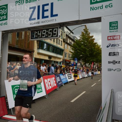 20.09.2026 - PSD Bank Halbmarathon LAZAROV Photography http://msf.ph/oto/10551527 20.09.2026 11:49:58 Ziel 1048, 1241, 1774, 2765, 2890, 2962, 4278, 4279, 4605 meine-sportfotos.de