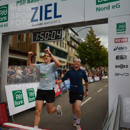 20.09.2026 - PSD Bank Halbmarathon LAZAROV Photography http://msf.ph/oto/10551530 20.09.2026 11:50:03 Ziel 1048, 1236, 1241, 1604, 1774, 2765, 2890, 2962, 3382, 4498, 4605 meine-sportfotos.de