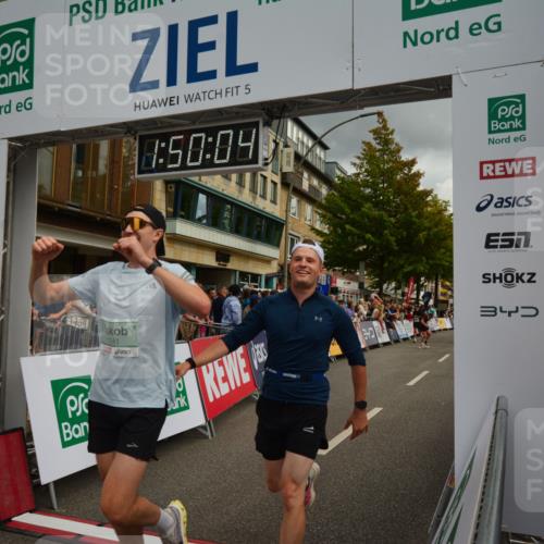 20.09.2026 - PSD Bank Halbmarathon LAZAROV Photography http://msf.ph/oto/10551531 20.09.2026 11:50:03 Ziel 1048, 1236, 1241, 1604, 1774, 2765, 2890, 2962, 3382, 4498, 4605 meine-sportfotos.de
