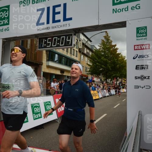 20.09.2026 - PSD Bank Halbmarathon LAZAROV Photography http://msf.ph/oto/10551532 20.09.2026 11:50:03 Ziel 1048, 1236, 1241, 1604, 1774, 2765, 2890, 2962, 3382, 4498, 4605 meine-sportfotos.de