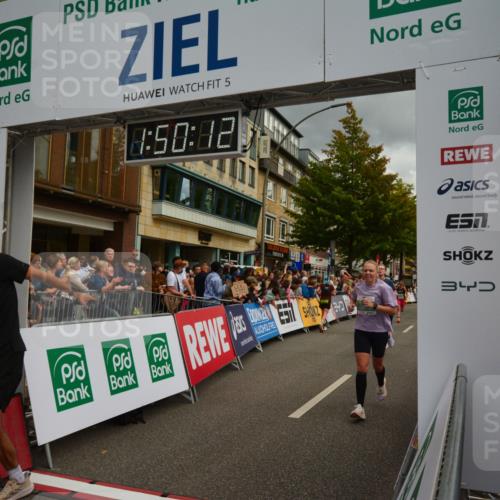 20.09.2026 - PSD Bank Halbmarathon LAZAROV Photography http://msf.ph/oto/10551554 20.09.2026 11:50:12 Ziel 1236, 1309, 1537, 1602, 1604, 1774, 1814, 1983, 2371, 2890, 3083, 3382, 3513, 3576, 4104, 4498 meine-sportfotos.de