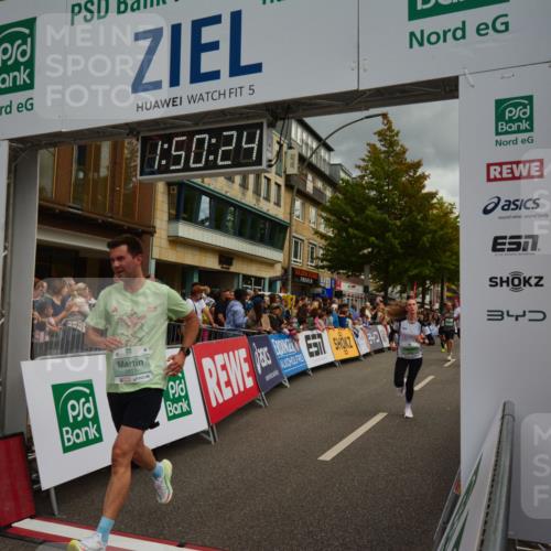 20.09.2026 - PSD Bank Halbmarathon LAZAROV Photography http://msf.ph/oto/10551594 20.09.2026 11:50:23 Ziel 1309, 1537, 1902, 1983, 2258, 2371, 2627, 3083, 3513, 3576, 3961, 4660 meine-sportfotos.de
