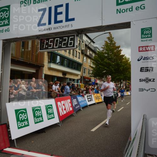 20.09.2026 - PSD Bank Halbmarathon LAZAROV Photography http://msf.ph/oto/10551606 20.09.2026 11:50:26 Ziel 1309, 1902, 2258, 2371, 2627, 3513, 3576, 3961, 4660 meine-sportfotos.de