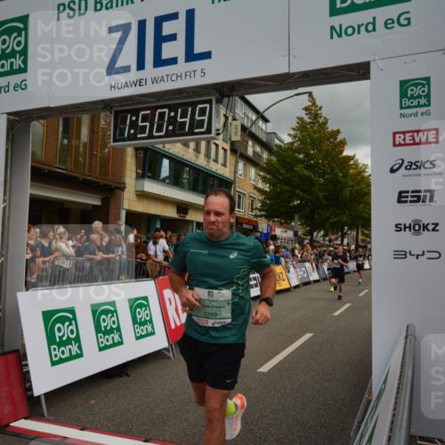 20.09.2026 - PSD Bank Halbmarathon LAZAROV Photography http://msf.ph/oto/10551632 20.09.2026 11:50:48 Ziel 1763, 2304, 3323, 3356, 3473, 3858, 4535 meine-sportfotos.de