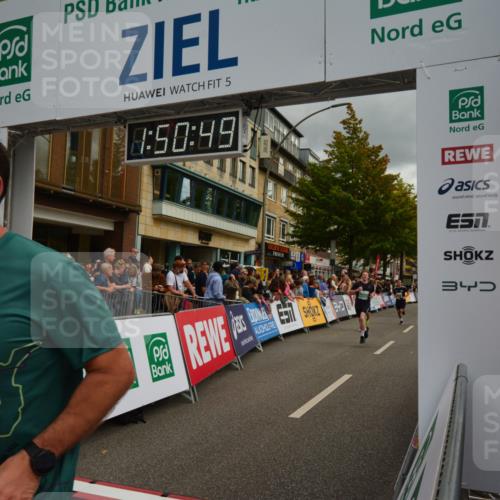 20.09.2026 - PSD Bank Halbmarathon LAZAROV Photography http://msf.ph/oto/10551635 20.09.2026 11:50:48 Ziel 1763, 2304, 3323, 3356, 3473, 3858, 4535 meine-sportfotos.de