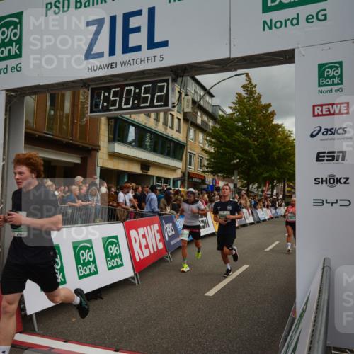 20.09.2026 - PSD Bank Halbmarathon LAZAROV Photography http://msf.ph/oto/10551638 20.09.2026 11:50:51 Ziel 1763, 3323, 3356, 3473, 3858, 4535 meine-sportfotos.de