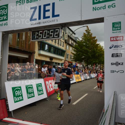 20.09.2026 - PSD Bank Halbmarathon LAZAROV Photography http://msf.ph/oto/10551641 20.09.2026 11:50:52 Ziel 1763, 2942, 3323, 3356, 3473, 3858, 4535 meine-sportfotos.de
