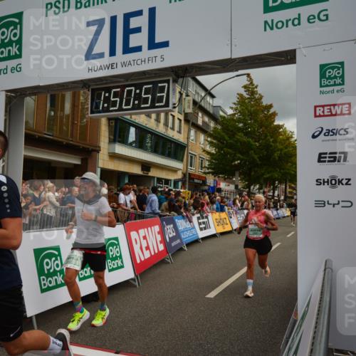 20.09.2026 - PSD Bank Halbmarathon LAZAROV Photography http://msf.ph/oto/10551646 20.09.2026 11:50:53 Ziel 1003, 1763, 2942, 3323, 3356, 3473, 3858, 4535 meine-sportfotos.de