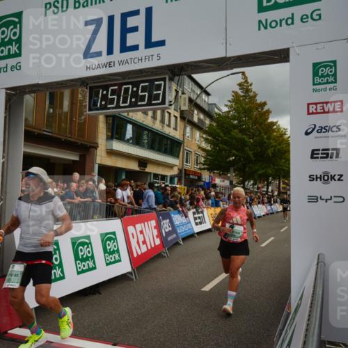 20.09.2026 - PSD Bank Halbmarathon LAZAROV Photography http://msf.ph/oto/10551648 20.09.2026 11:50:53 Ziel 1003, 1763, 2942, 3323, 3356, 3473, 3858, 4535 meine-sportfotos.de