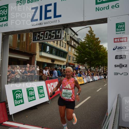 20.09.2026 - PSD Bank Halbmarathon LAZAROV Photography http://msf.ph/oto/10551650 20.09.2026 11:50:53 Ziel 1003, 1763, 2942, 3323, 3356, 3473, 3858, 4535 meine-sportfotos.de
