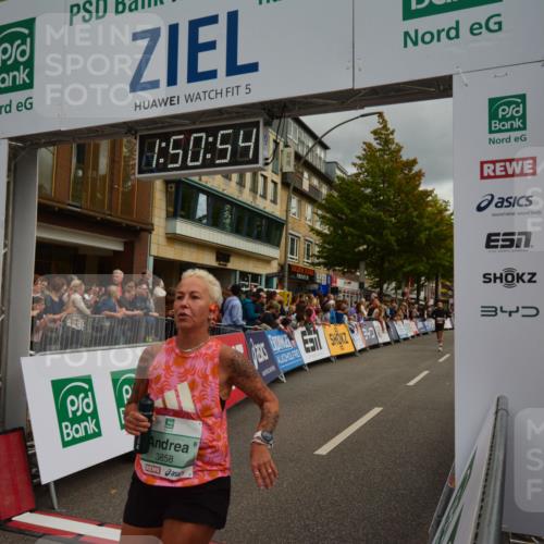20.09.2026 - PSD Bank Halbmarathon LAZAROV Photography http://msf.ph/oto/10551652 20.09.2026 11:50:54 Ziel 1003, 1763, 2942, 3323, 3356, 3473, 3858, 4535 meine-sportfotos.de