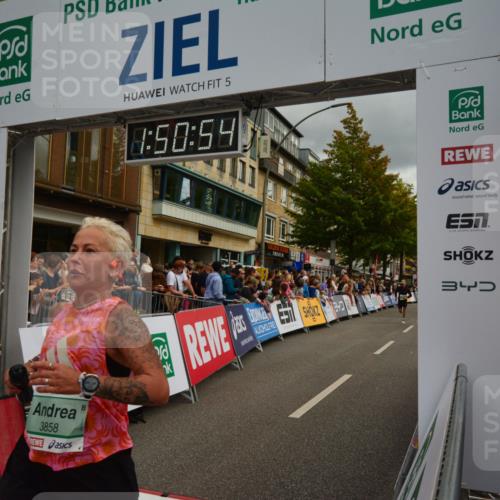 20.09.2026 - PSD Bank Halbmarathon LAZAROV Photography http://msf.ph/oto/10551653 20.09.2026 11:50:54 Ziel 1003, 1763, 2942, 3323, 3356, 3473, 3858, 4535 meine-sportfotos.de