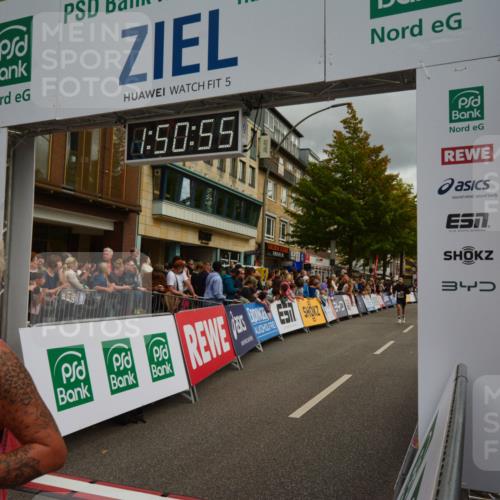 20.09.2026 - PSD Bank Halbmarathon LAZAROV Photography http://msf.ph/oto/10551654 20.09.2026 11:50:54 Ziel 1003, 1763, 2942, 3323, 3356, 3473, 3858, 4535 meine-sportfotos.de