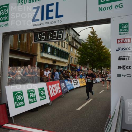 20.09.2026 - PSD Bank Halbmarathon LAZAROV Photography http://msf.ph/oto/10551721 20.09.2026 11:51:38 Ziel 1157, 1169, 1356, 2458, 2463, 2685, 2814, 3866, 4031, 4102, 4579, 4618, 4737 meine-sportfotos.de