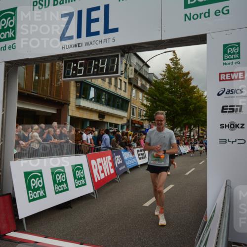 20.09.2026 - PSD Bank Halbmarathon LAZAROV Photography http://msf.ph/oto/10551727 20.09.2026 11:51:41 Ziel 1157, 1169, 1356, 2458, 2463, 2685, 2814, 3074, 3866, 4031, 4102, 4579, 4618, 4737 meine-sportfotos.de