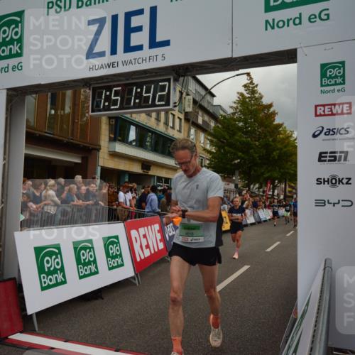 20.09.2026 - PSD Bank Halbmarathon LAZAROV Photography http://msf.ph/oto/10551729 20.09.2026 11:51:41 Ziel 1157, 1169, 1356, 2458, 2463, 2685, 2814, 3074, 3866, 4031, 4102, 4579, 4618, 4737 meine-sportfotos.de