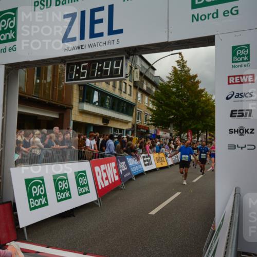 20.09.2026 - PSD Bank Halbmarathon LAZAROV Photography http://msf.ph/oto/10551739 20.09.2026 11:51:44 Ziel 1157, 1169, 1356, 1729, 2463, 2503, 2685, 2814, 3074, 4031, 4102, 4579, 4618, 4737 meine-sportfotos.de