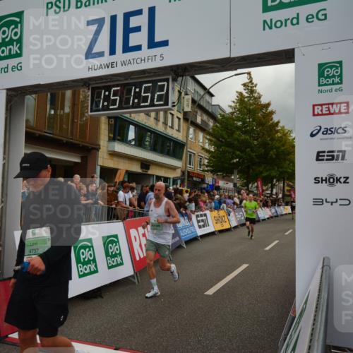 20.09.2026 - PSD Bank Halbmarathon LAZAROV Photography http://msf.ph/oto/10551768 20.09.2026 11:51:51 Ziel 1157, 1169, 1356, 1729, 2463, 2503, 2685, 2850, 3074, 3327, 4031, 4579, 4737 meine-sportfotos.de