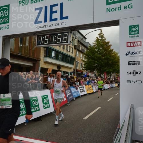 20.09.2026 - PSD Bank Halbmarathon LAZAROV Photography http://msf.ph/oto/10551769 20.09.2026 11:51:51 Ziel 1157, 1169, 1356, 1729, 2463, 2503, 2685, 2850, 3074, 3327, 4031, 4579, 4737 meine-sportfotos.de