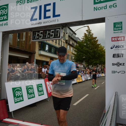 20.09.2026 - PSD Bank Halbmarathon LAZAROV Photography http://msf.ph/oto/10551785 20.09.2026 11:51:57 Ziel 1729, 2503, 2830, 2850, 3049, 3074, 3327 meine-sportfotos.de