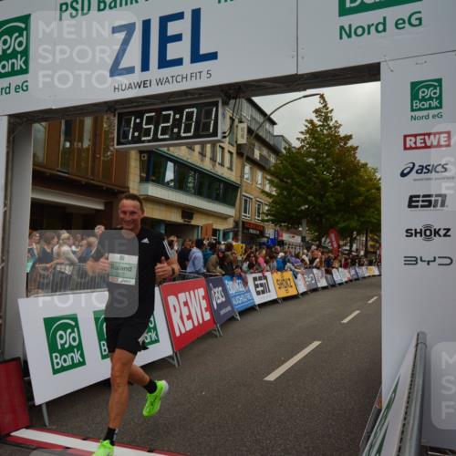 20.09.2026 - PSD Bank Halbmarathon LAZAROV Photography http://msf.ph/oto/10551789 20.09.2026 11:52:00 Ziel 1729, 2503, 2830, 2850, 3049, 3327 meine-sportfotos.de