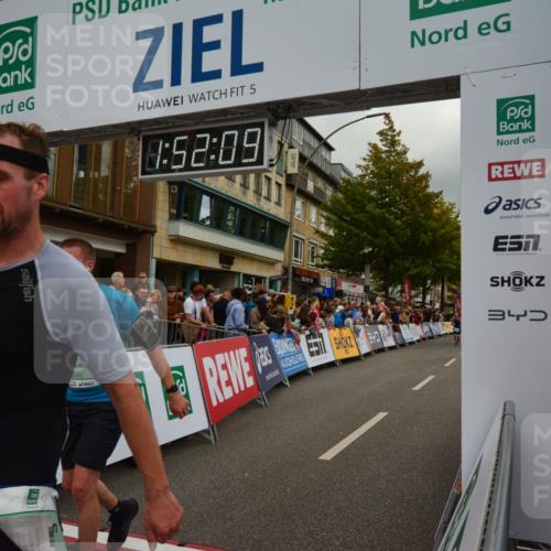 20.09.2026 - PSD Bank Halbmarathon LAZAROV Photography http://msf.ph/oto/10551804 20.09.2026 11:52:08 Ziel 2830, 3049, 3737, 4680, 4789 meine-sportfotos.de