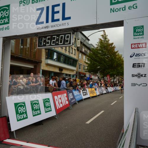 20.09.2026 - PSD Bank Halbmarathon LAZAROV Photography http://msf.ph/oto/10551809 20.09.2026 11:52:09 Ziel 2830, 3049, 3737, 4680, 4789 meine-sportfotos.de