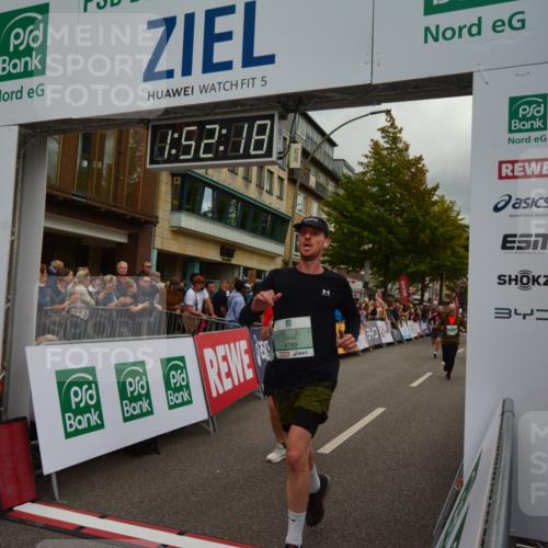 20.09.2026 - PSD Bank Halbmarathon LAZAROV Photography http://msf.ph/oto/10551817 20.09.2026 11:52:18 Ziel 1152, 3042, 3047, 3512, 3664, 3737, 4539, 4609, 4680, 4789 meine-sportfotos.de