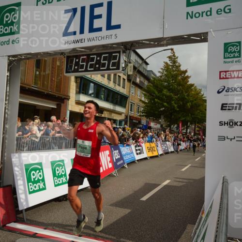 20.09.2026 - PSD Bank Halbmarathon LAZAROV Photography http://msf.ph/oto/10551899 20.09.2026 11:52:52 Ziel 1365, 2528, 3018, 3050, 3505, 4020, 4230, 4451, 4757 meine-sportfotos.de