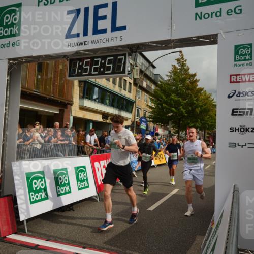 20.09.2026 - PSD Bank Halbmarathon LAZAROV Photography http://msf.ph/oto/10551908 20.09.2026 11:52:57 Ziel 1365, 2528, 3018, 3041, 3050, 3505, 4020, 4230, 4451, 4757 meine-sportfotos.de