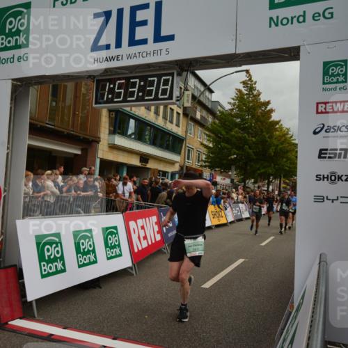 20.09.2026 - PSD Bank Halbmarathon LAZAROV Photography http://msf.ph/oto/10552042 20.09.2026 11:53:38 Ziel 1346, 1462, 1961, 2350, 2611, 3678, 3702, 3840, 3867, 4021, 4025, 4426, 4770 meine-sportfotos.de